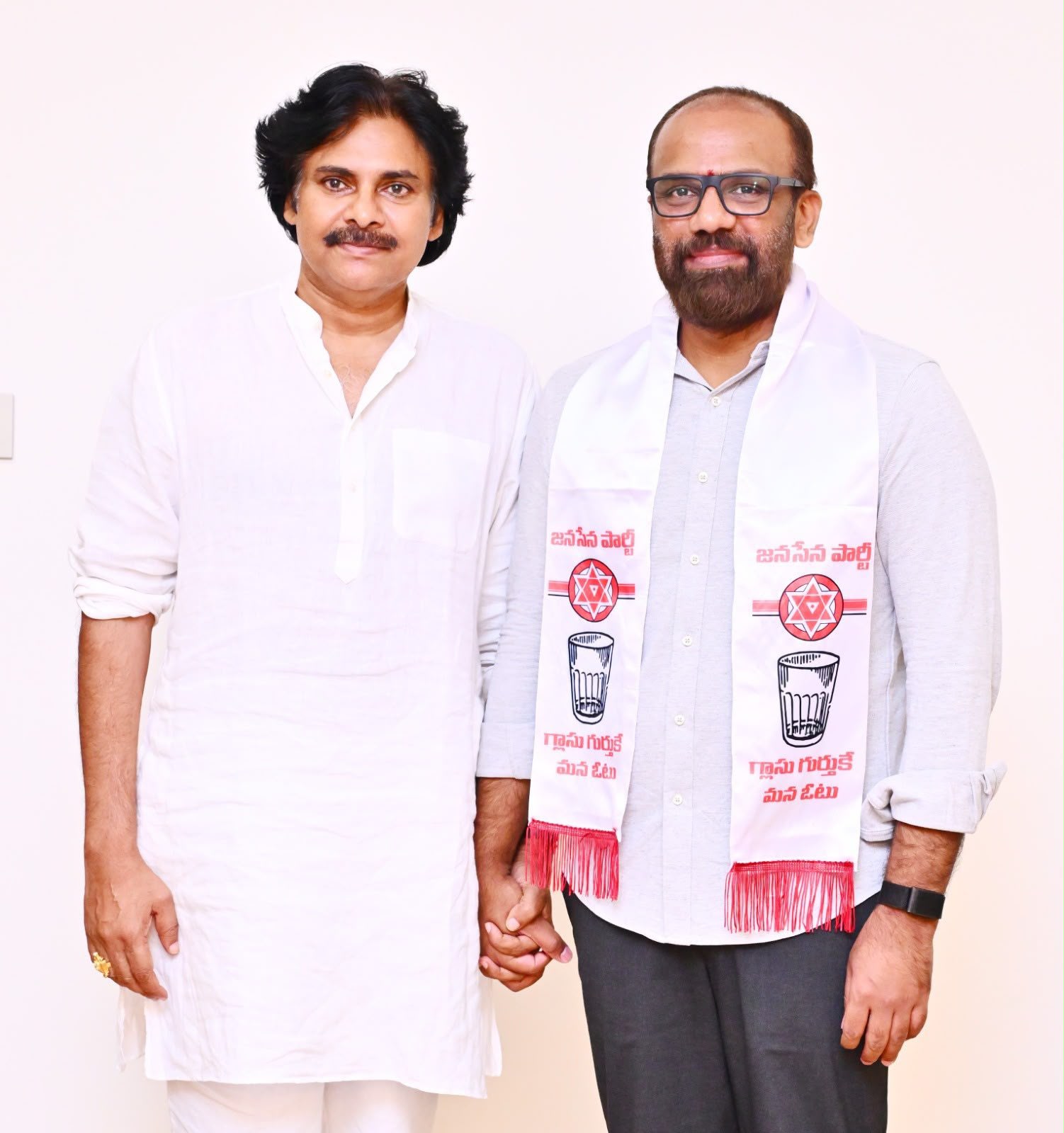 జనసేన పార్టీలో చేరిన వంగవీటి రాధాకృష్ణ!