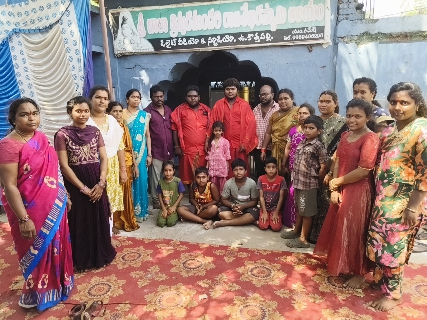 ఉప్పాడ కొత్తపల్లి నుండి విజయవాడ వరకు భవానీలు పాదయాత్ర.