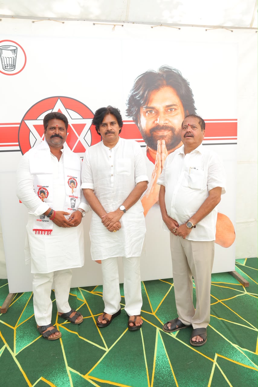 పవన్ కళ్యాణ్ ఆధ్వర్యంలో జనసేన లో చేరిన పంపన రామకృష్ణ.
